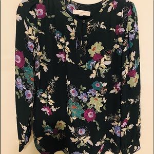 Ann Taylor LOFT polyester print blouse in M